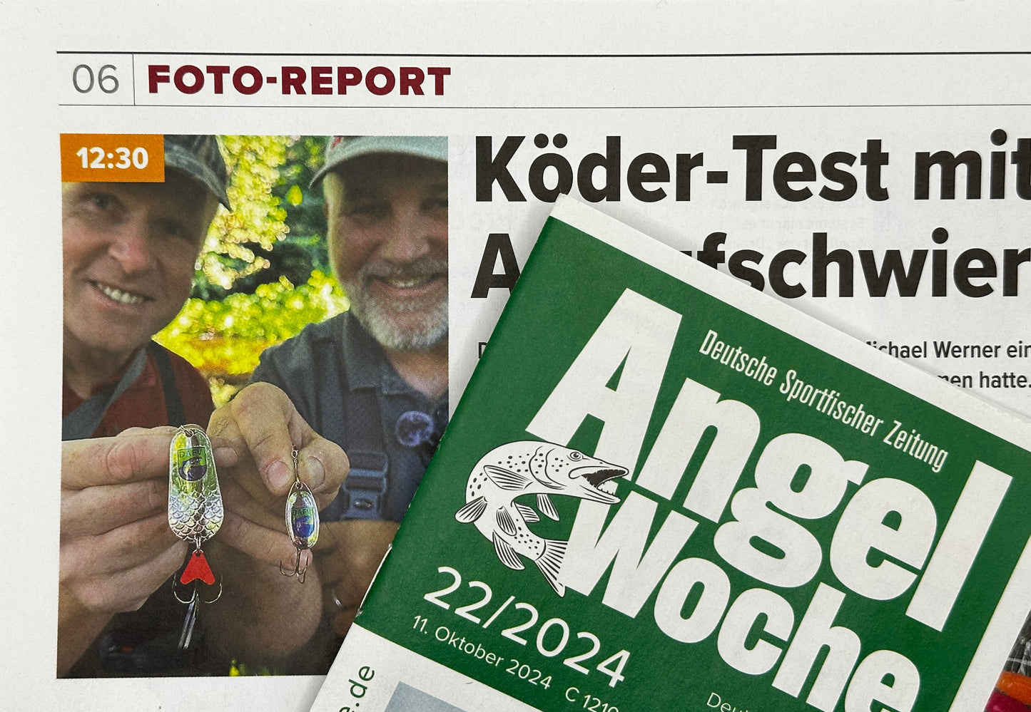 Frank Schlichting (links) von der AngelWoche und Michael Werner vom Blinker haben mit Spinner und Blin der einen Ködertest durchgeführt.