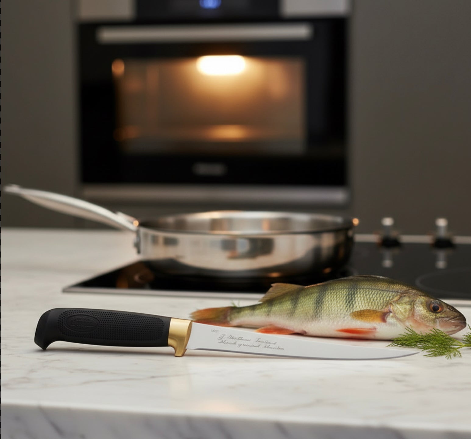 Das Filetiermesser Marttiini CONDOR hat eine knapp 19 cm lange Klinge.