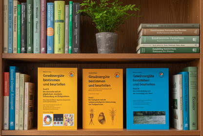 Die drei wichtigsten Bücher zum Thema Gewässergüte bestimmen gibt es jetzt als Set.